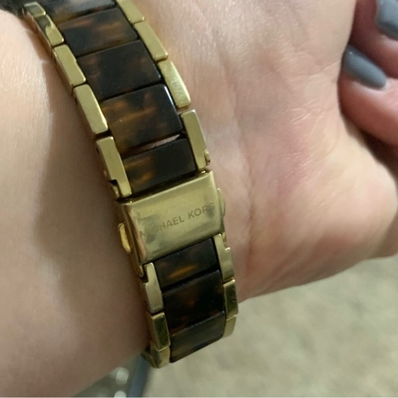 Michael Kors watch - Picture 2 of 3